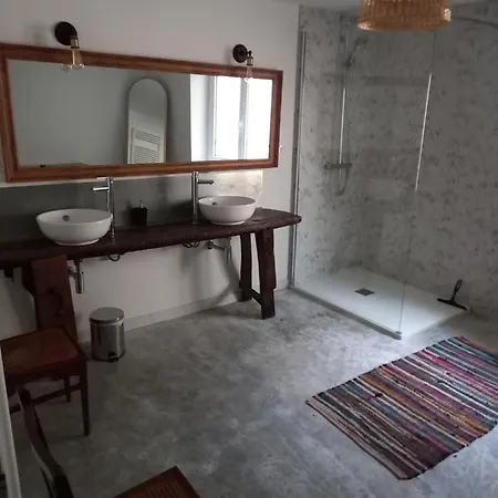 La Maison Hébergement de vacances Cruviers-Lascours