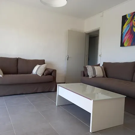 La Maison * Cruviers-Lascours